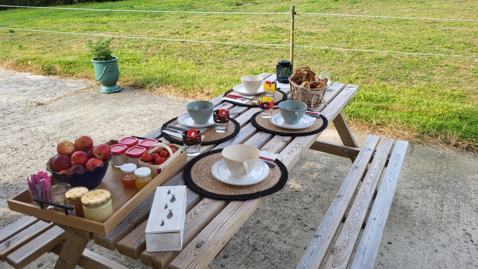 Relais Equestre Du Miloir - Chambres D'Hotes Saint-Desir Eksteriør billede
